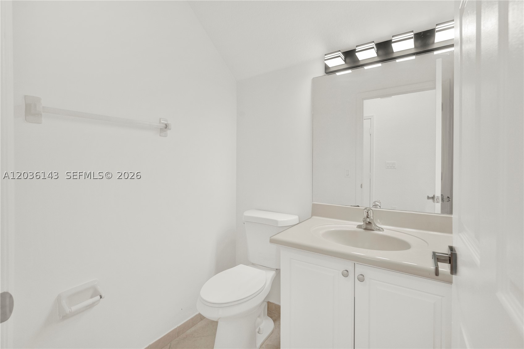 11467 Sw 236th Ln Property Photo 4