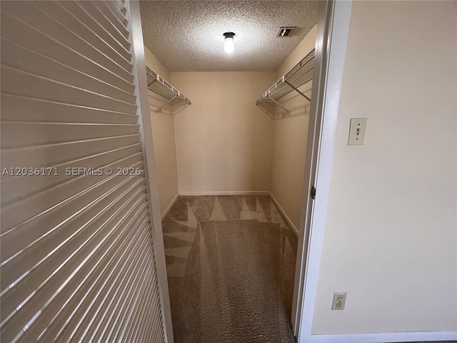 1075 Riverside Dr 505 Property Photo 8