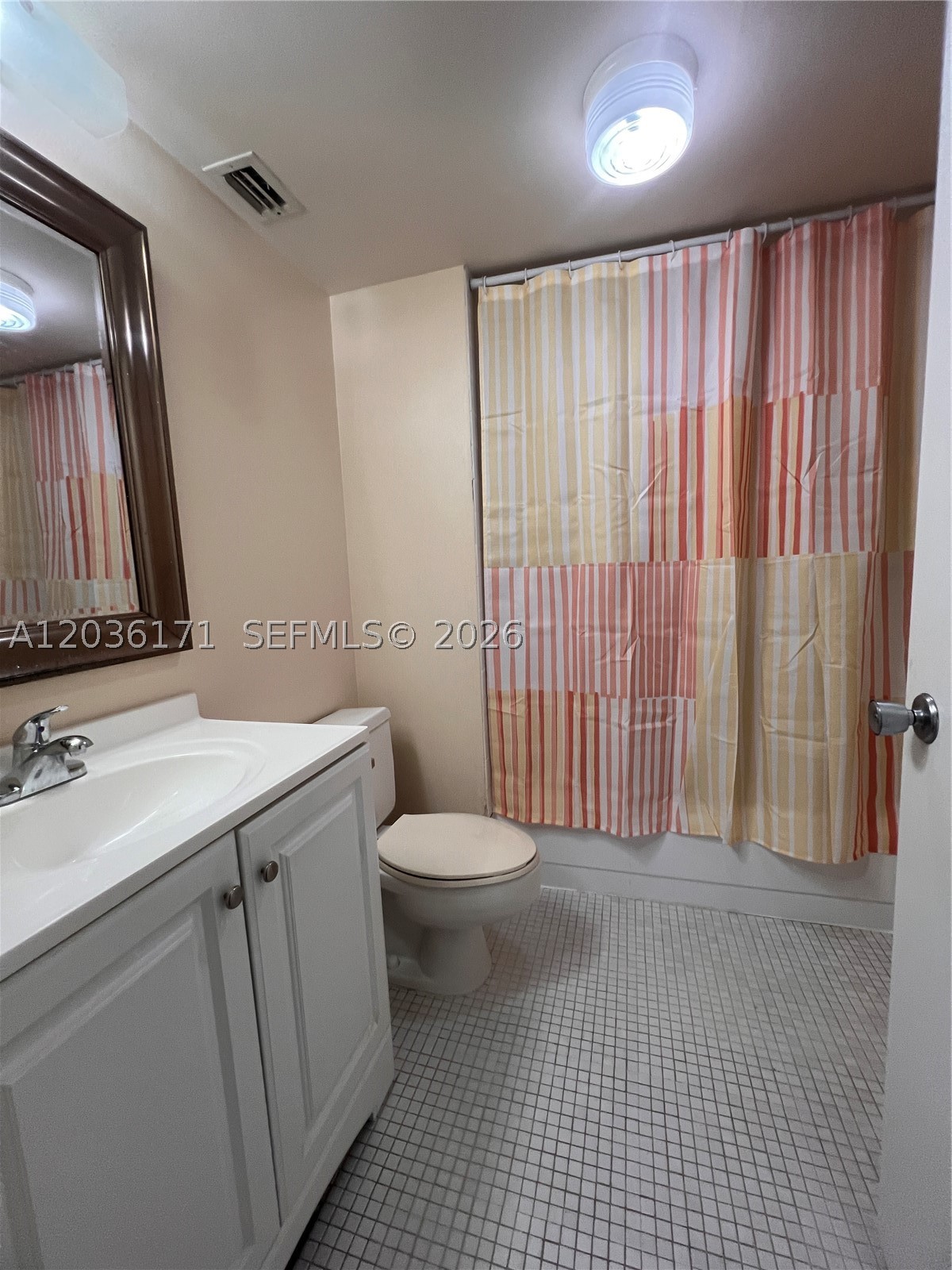 1075 Riverside Dr 505 Property Photo 9