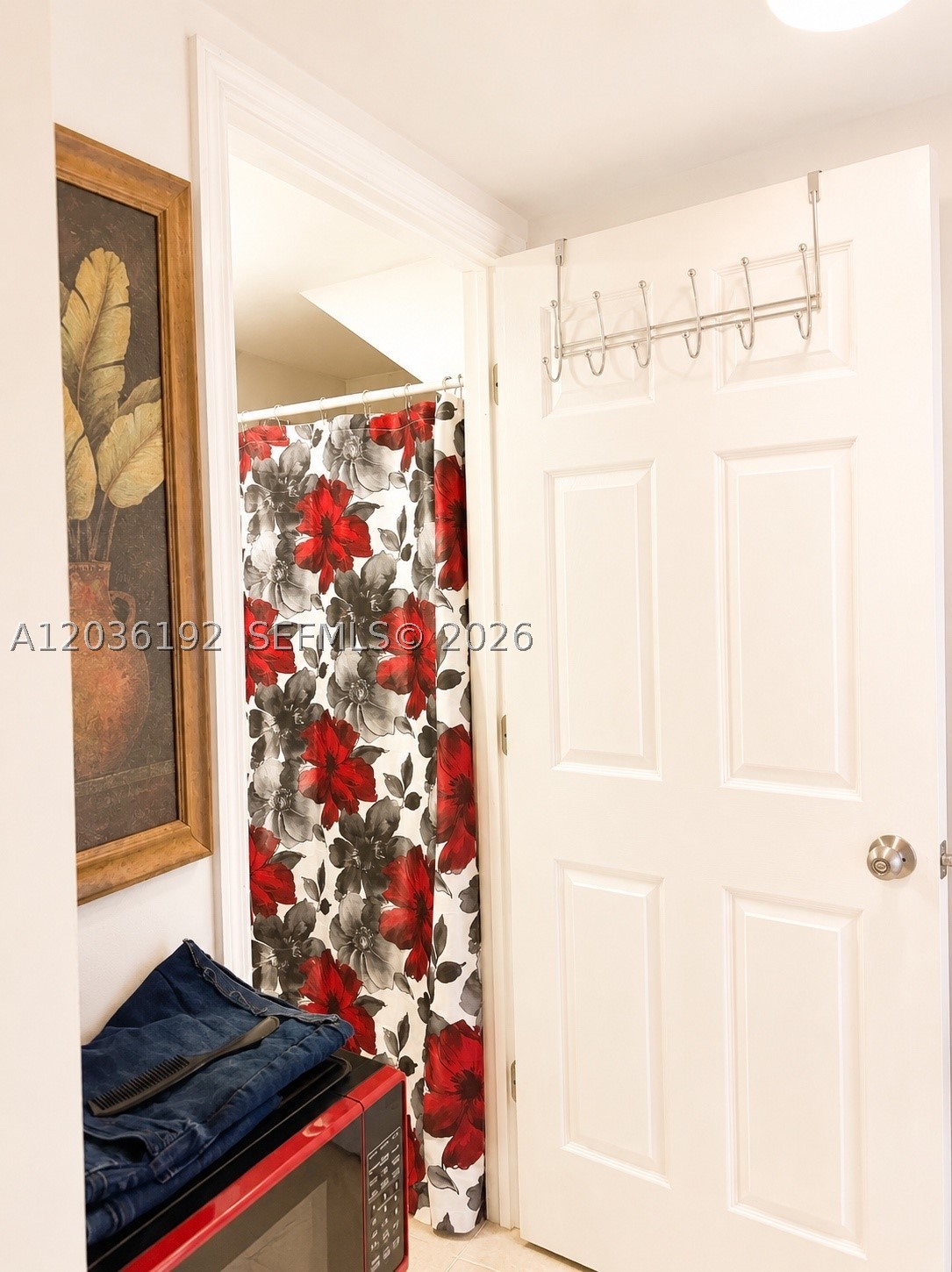380 W 45th St Property Photo 14