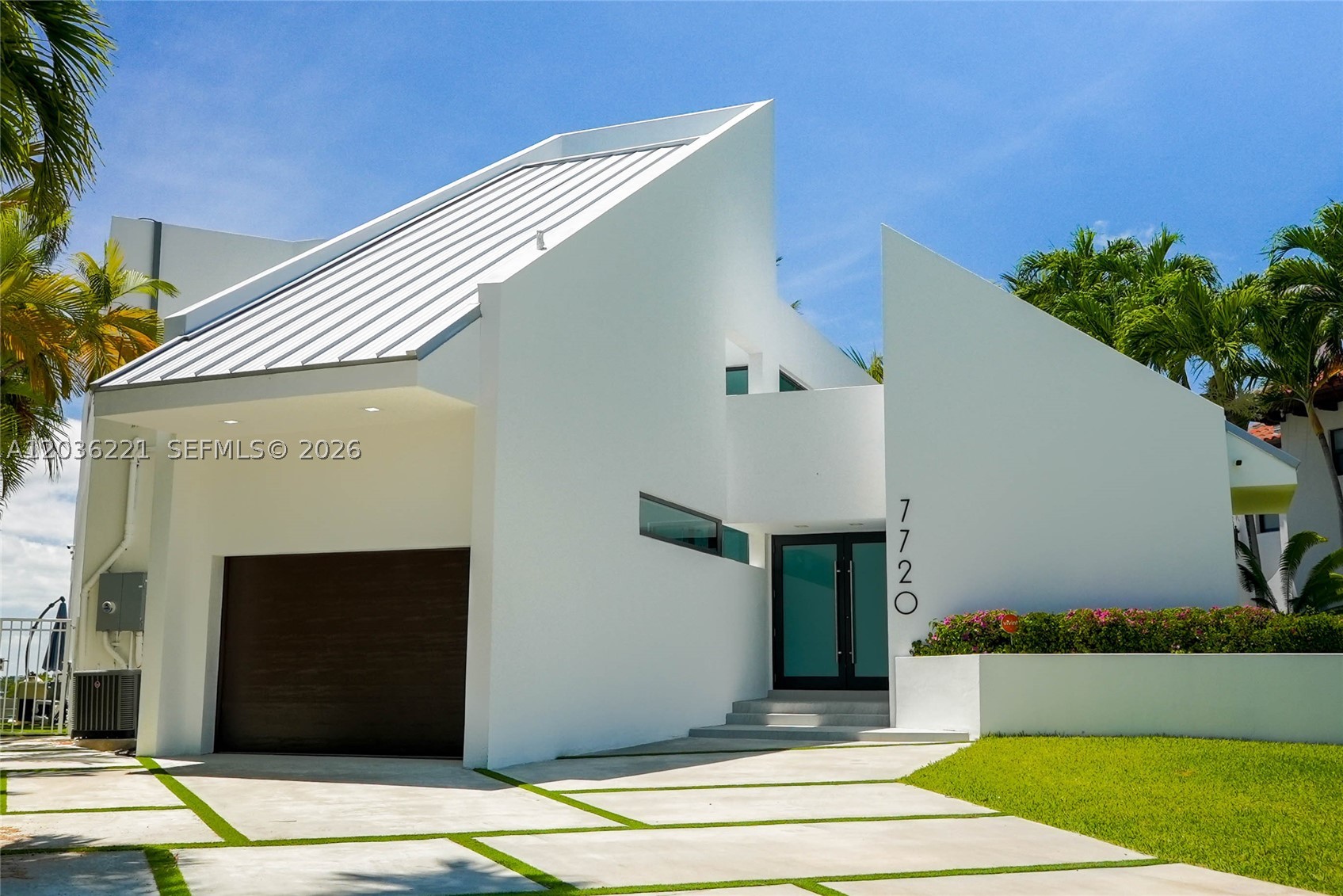 7720 Miami View Dr Property Photo 1