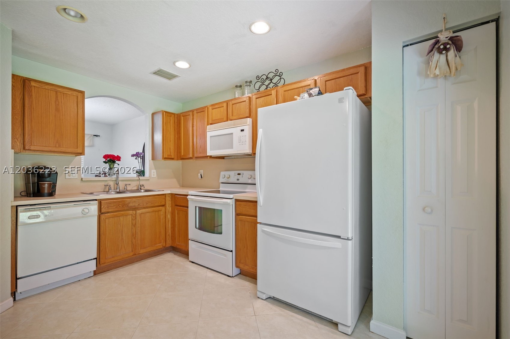 6086 Southard St Property Photo 14