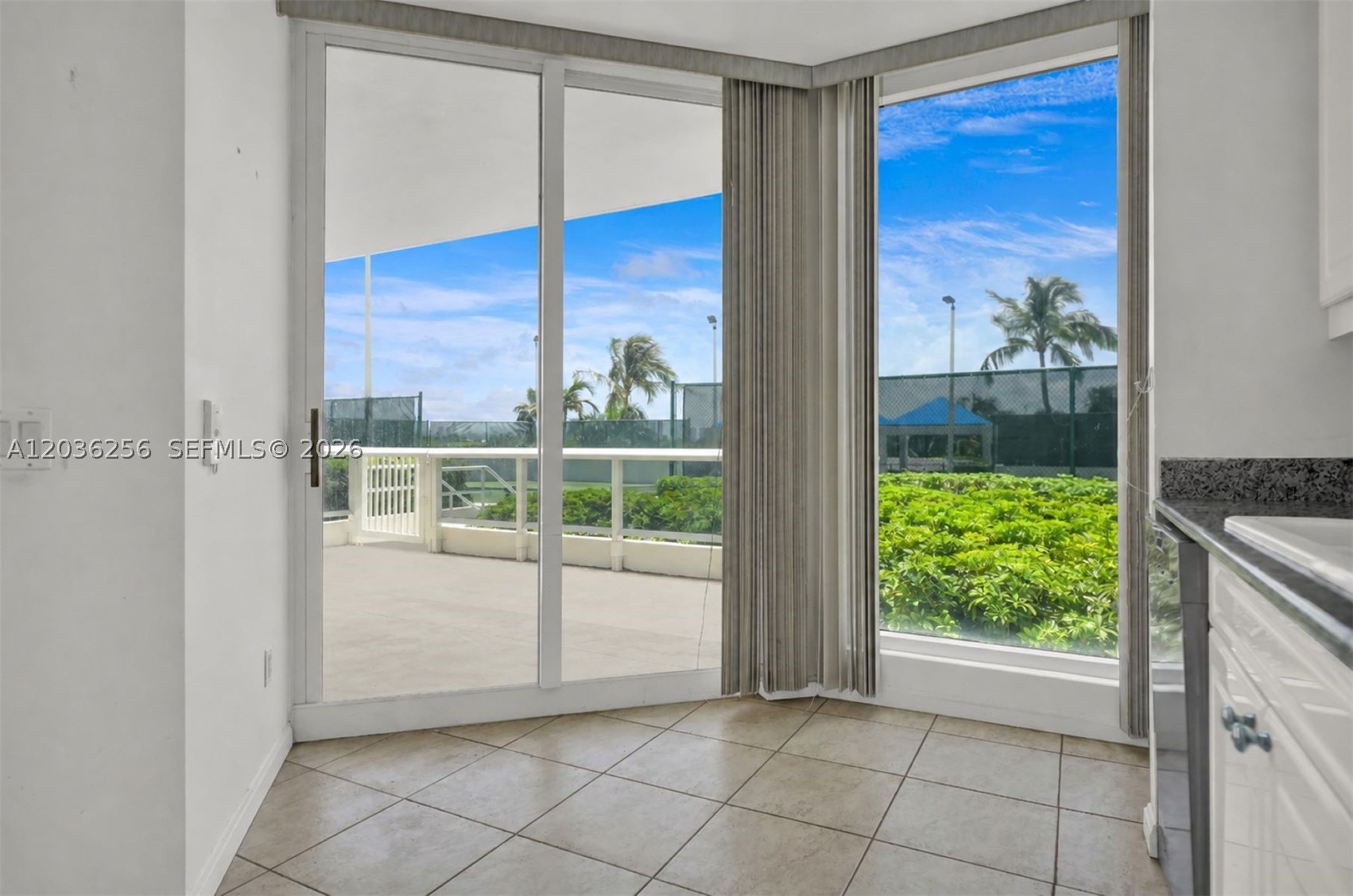 4779 Collins Ave 506 Property Photo 9