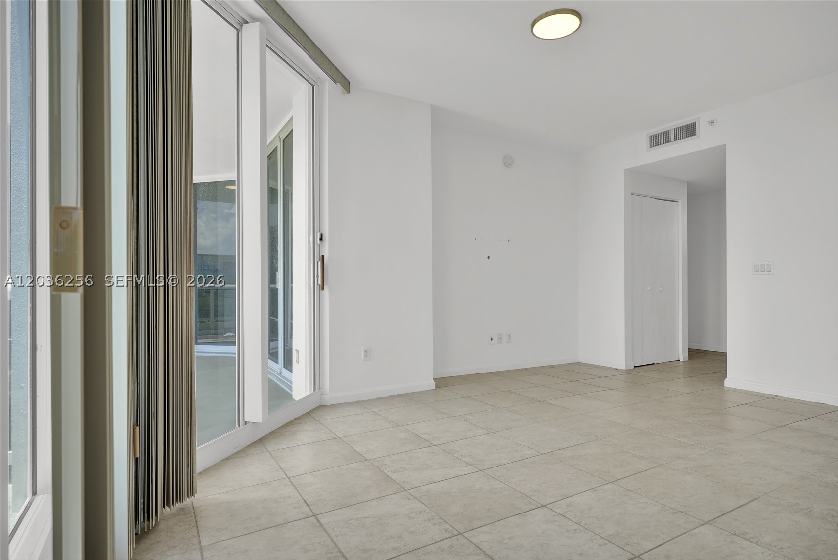 4779 Collins Ave 506 Property Photo 17
