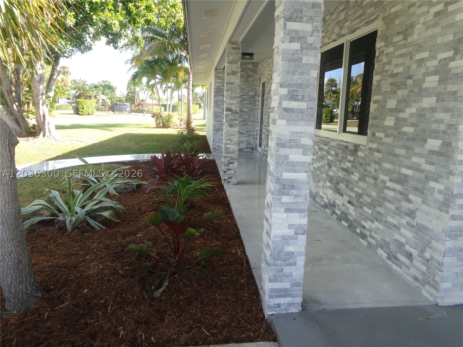 1565 N Thumb Point Dr Property Photo 5