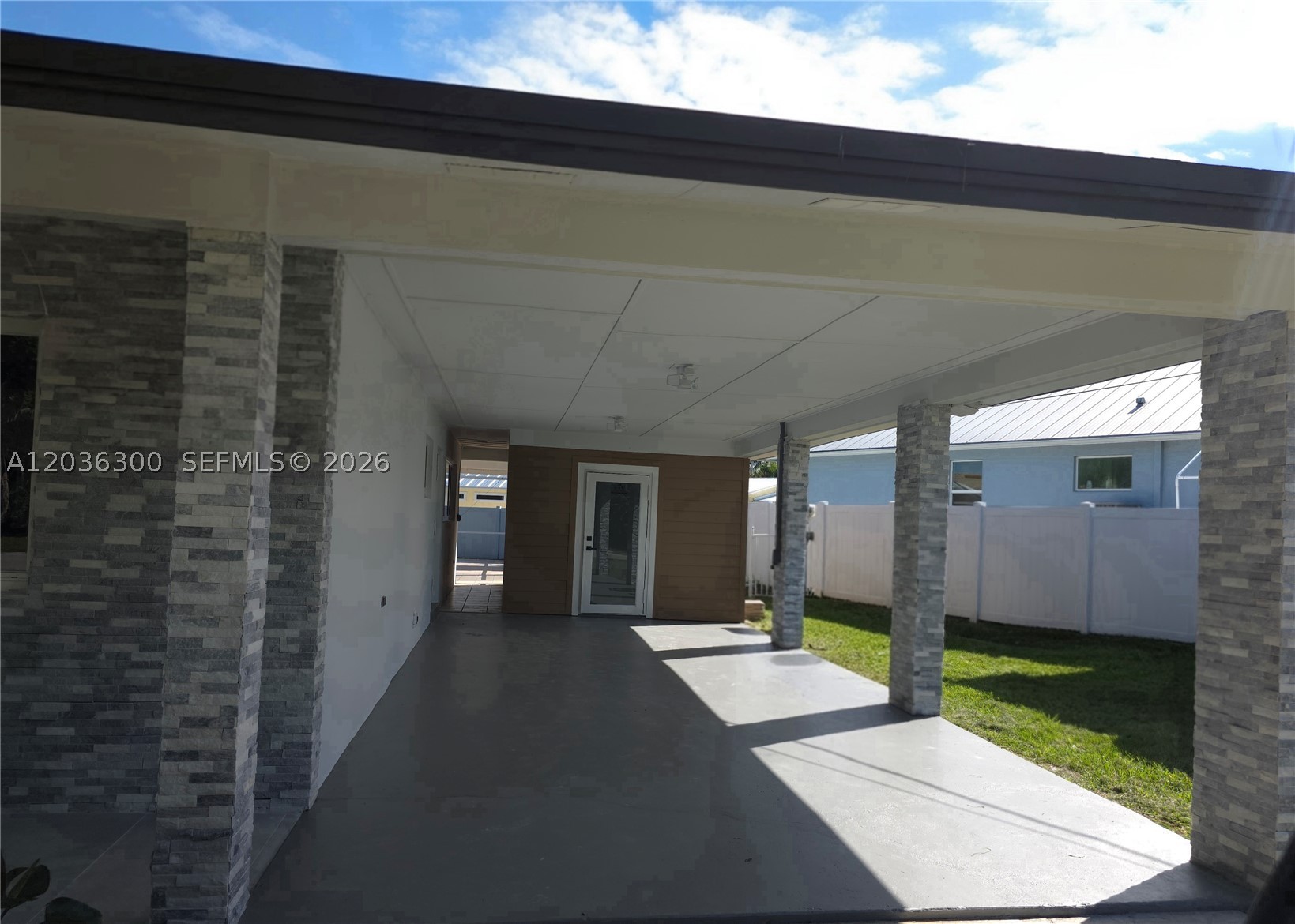 1565 N Thumb Point Dr Property Photo 6