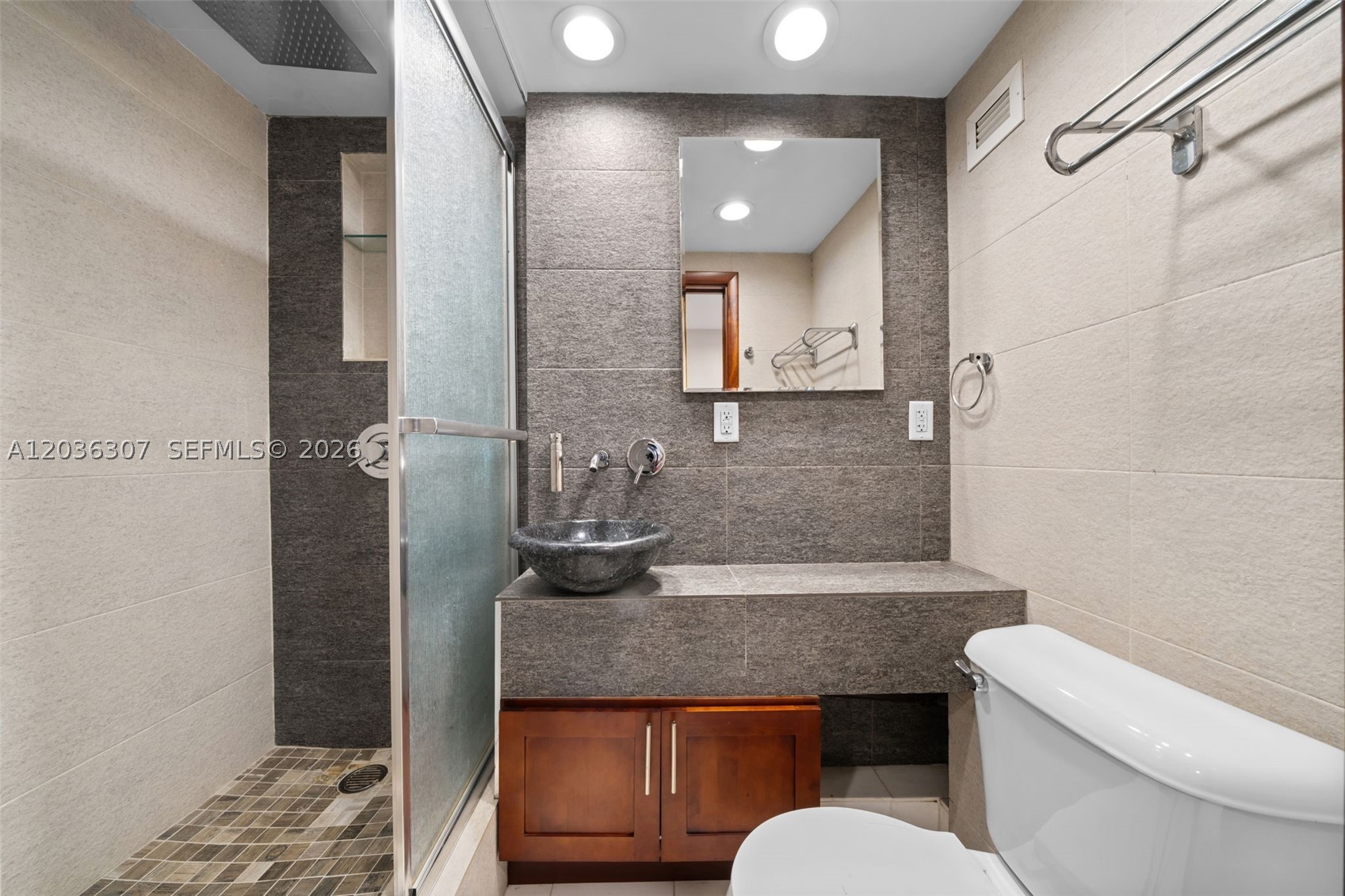 1228 West Ave 604 Property Photo 16
