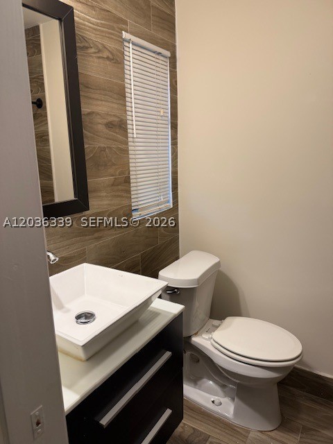 5843 Harding St Property Photo 8