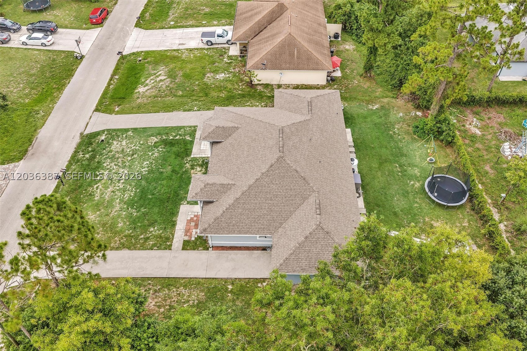 5327 30 St Sw Property Photo 8