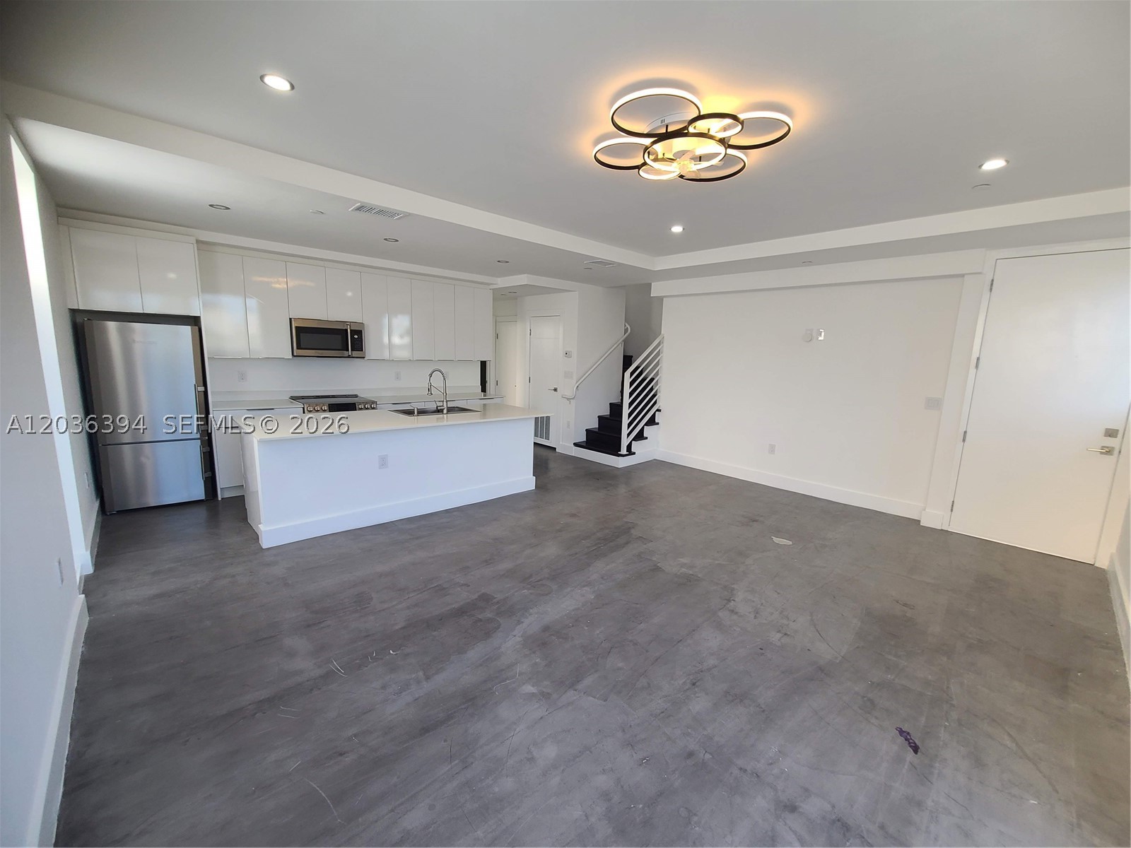 825 Michigan Ave 7 Property Photo 5