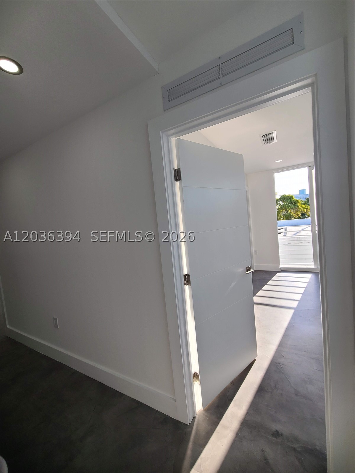 825 Michigan Ave 7 Property Photo 15