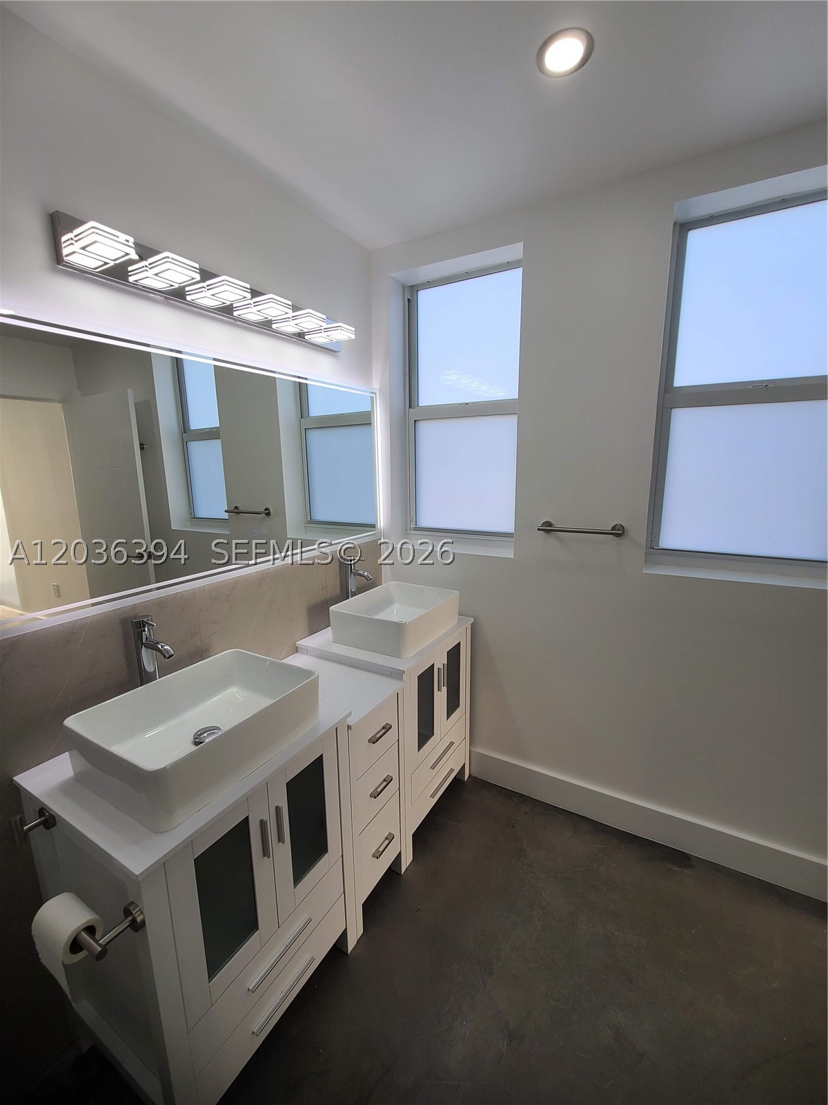 825 Michigan Ave 7 Property Photo 27