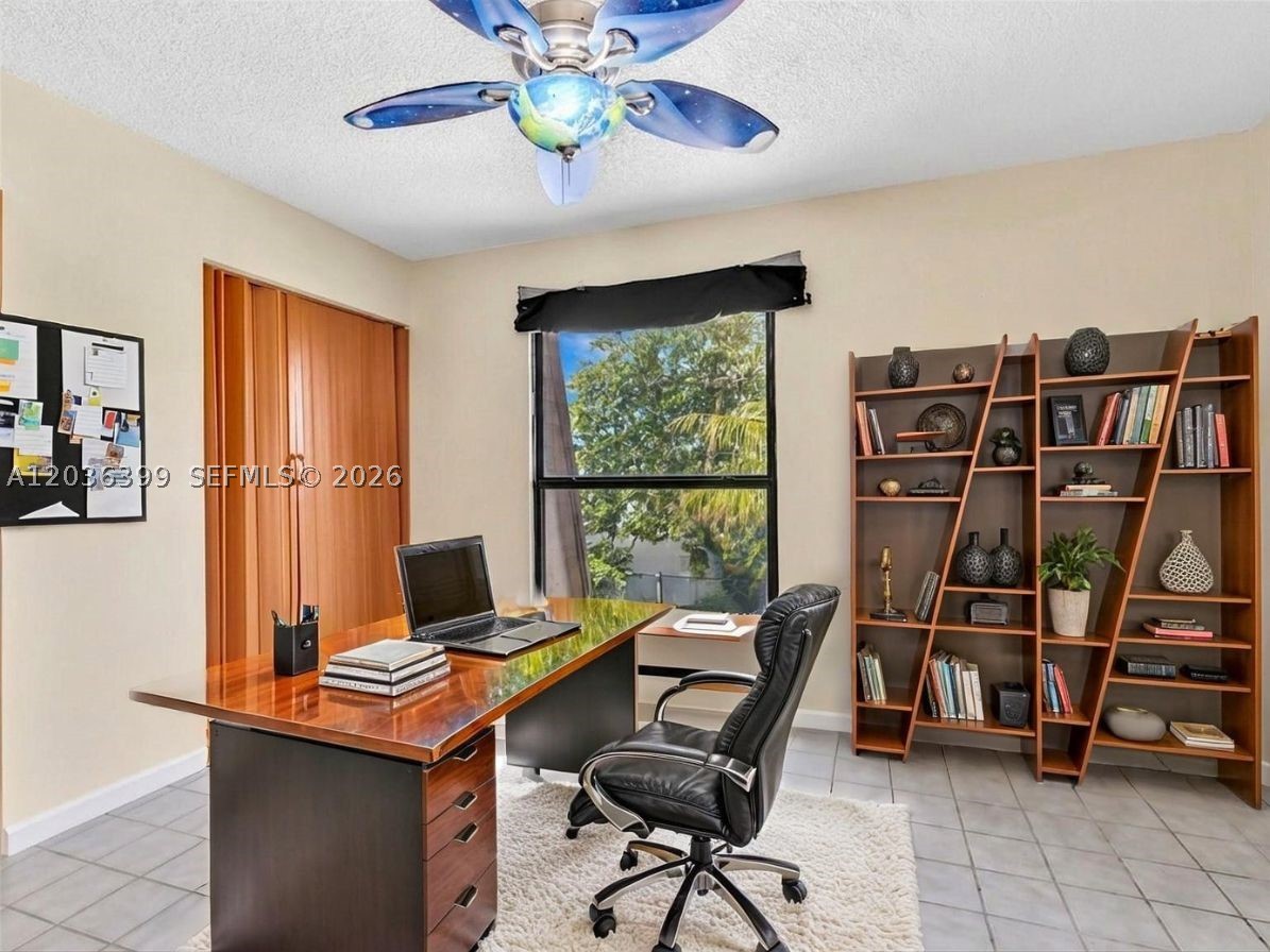 8902 Palm Tree Ln 8902 Property Photo 30