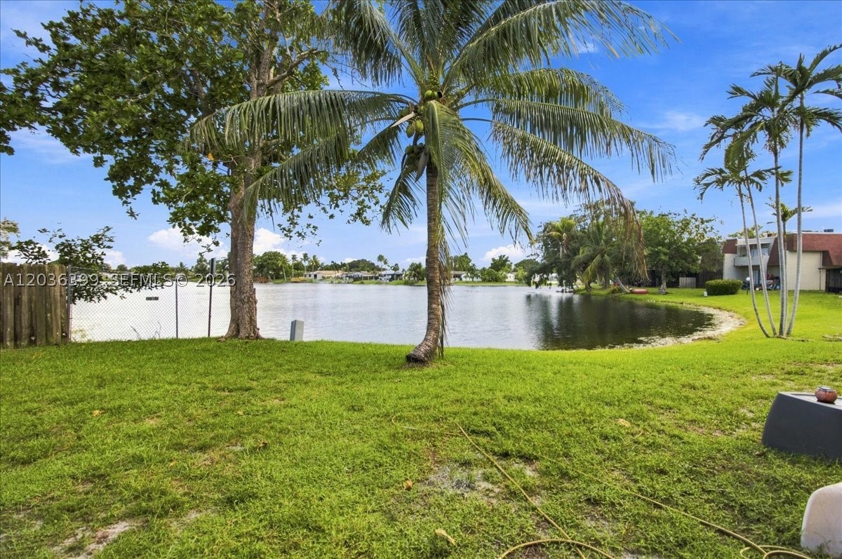 8902 Palm Tree Ln 8902 Property Photo 36