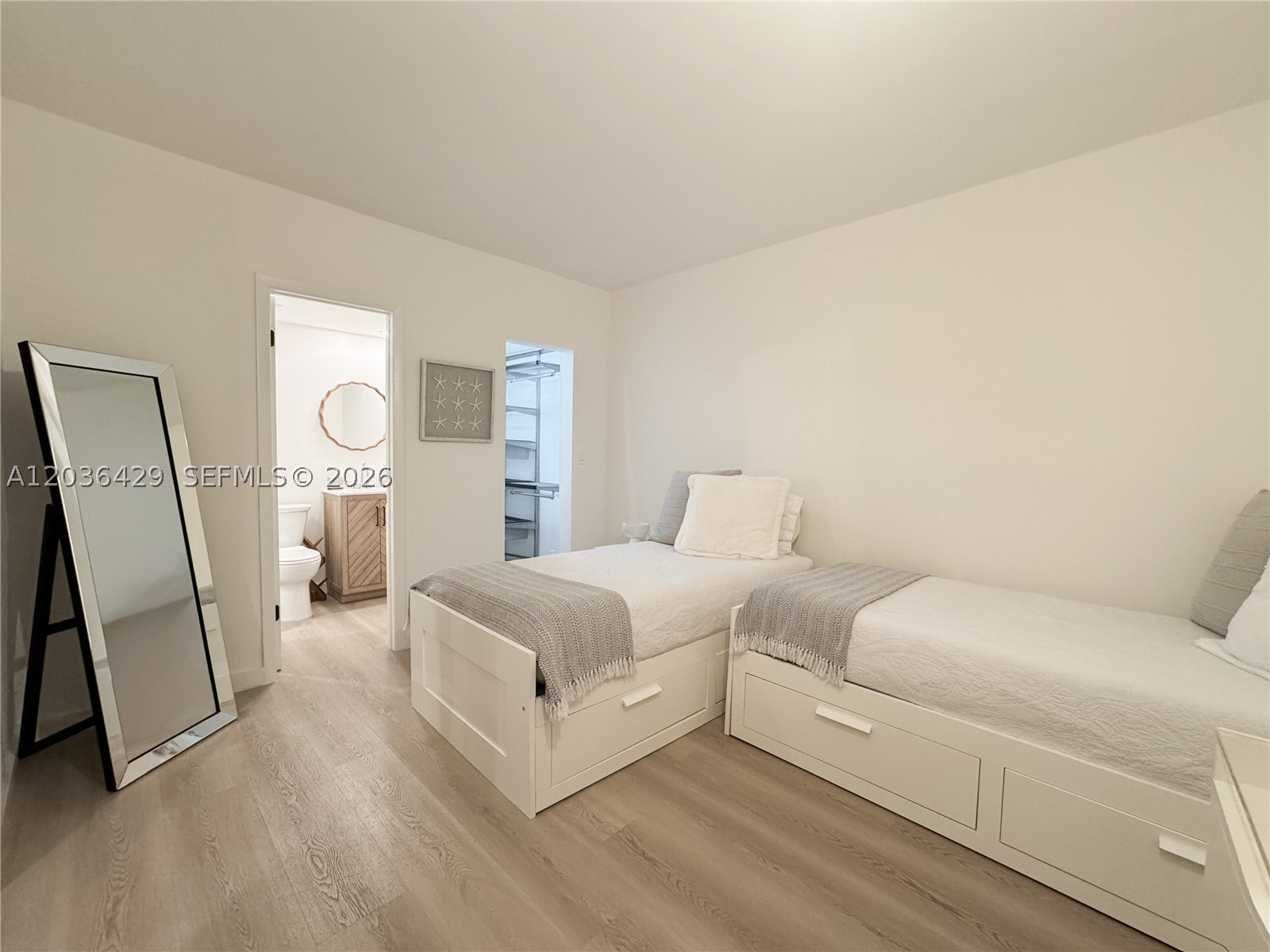 101 Crandon Blvd 170 Property Photo 18