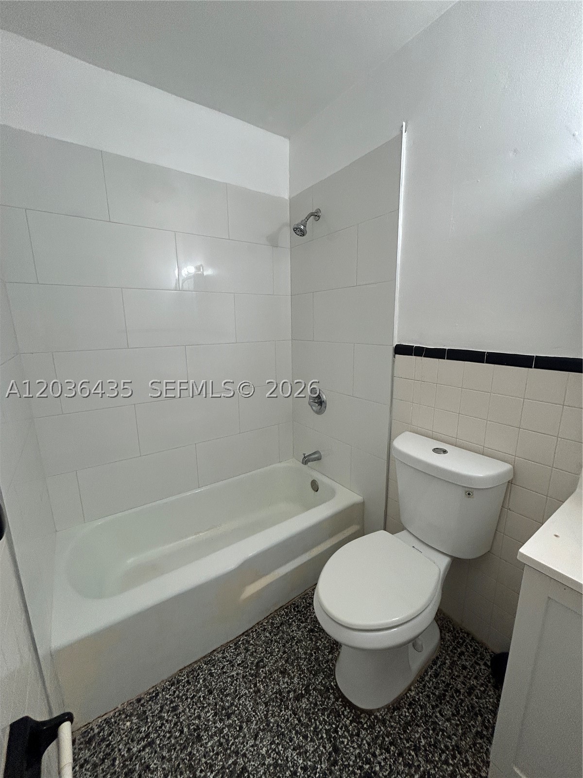 1045 N Andrews Ave 3 Property Photo 6
