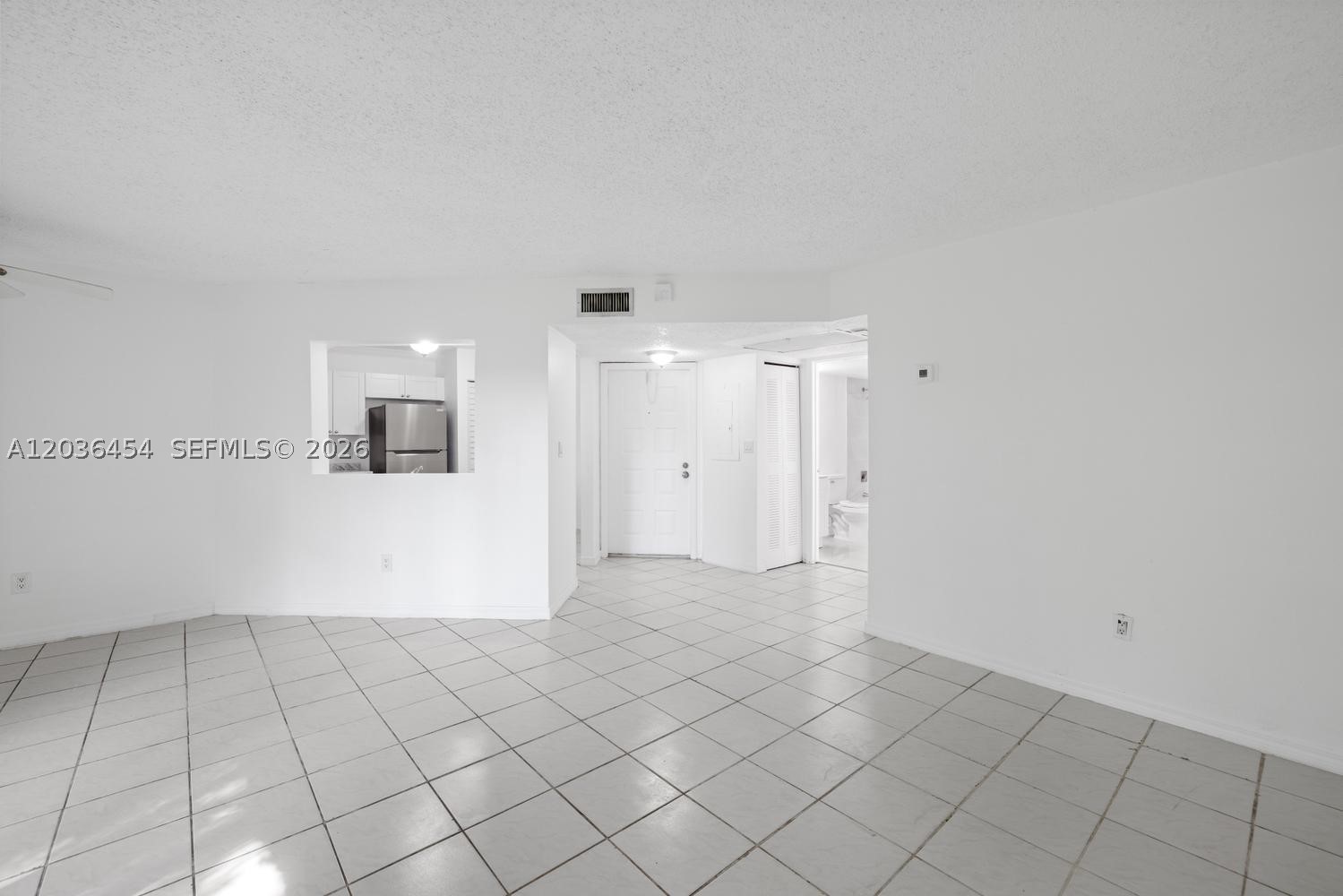 1055 N Franklin Ave 1055g Property Photo 7
