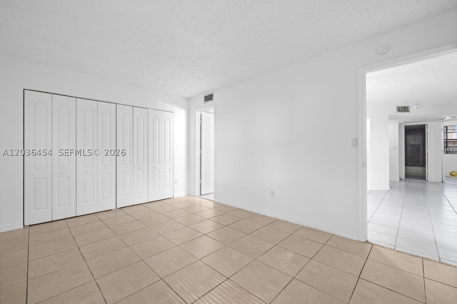 1055 N Franklin Ave 1055g Property Photo 18
