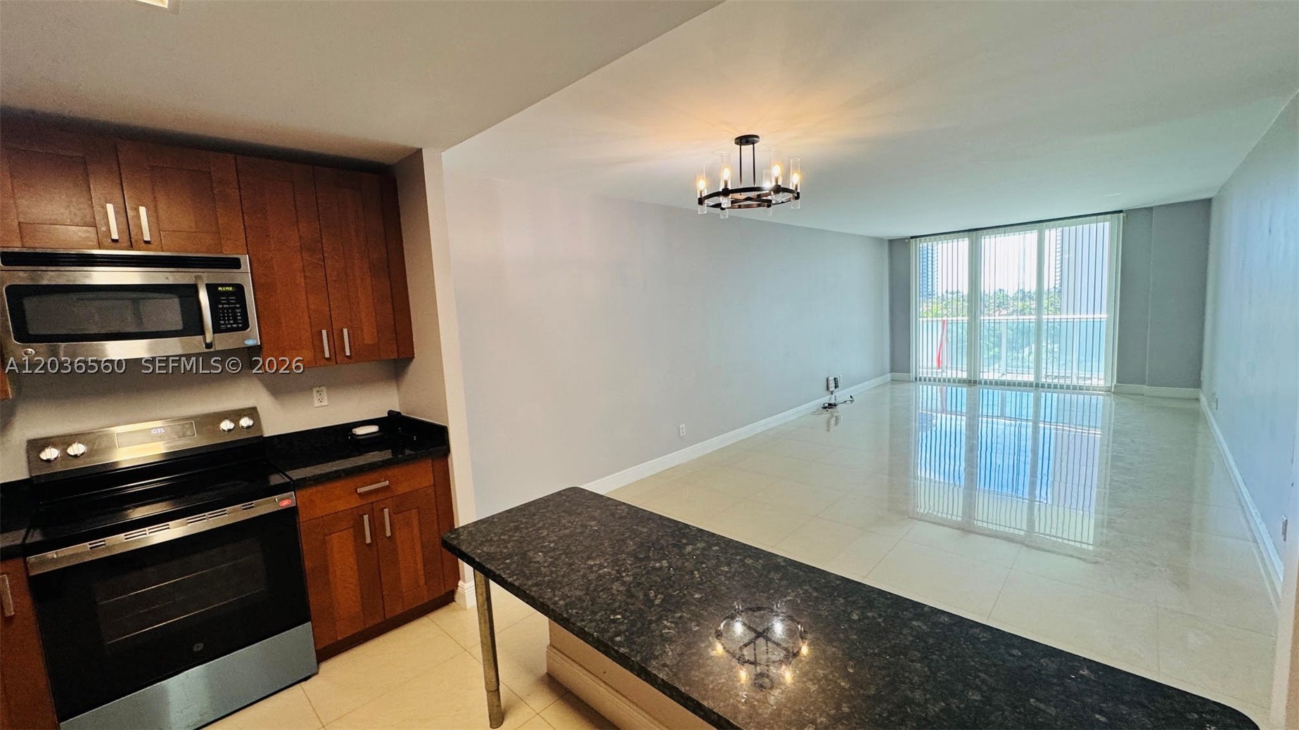 19390 Collins Ave 624 Property Photo 2