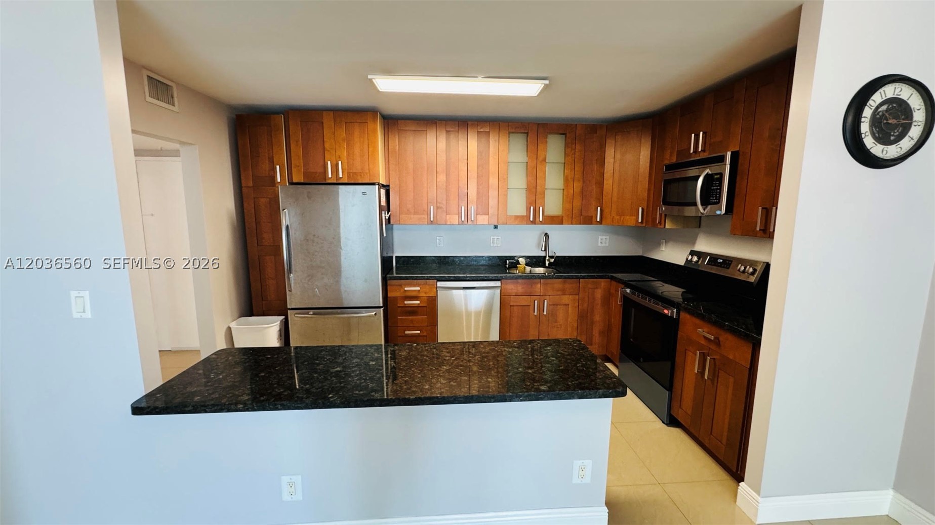 19390 Collins Ave 624 Property Photo 6