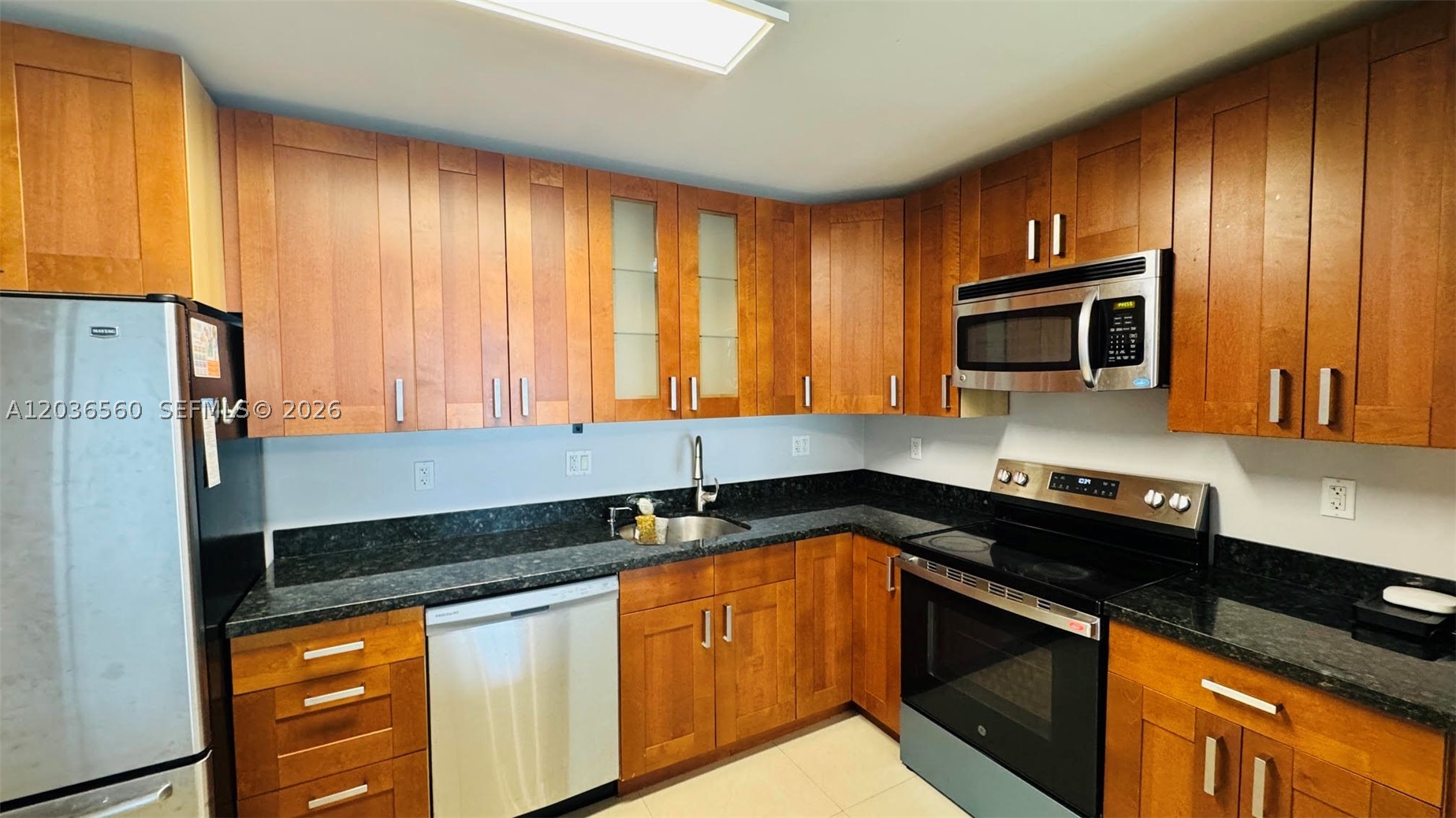 19390 Collins Ave 624 Property Photo 10