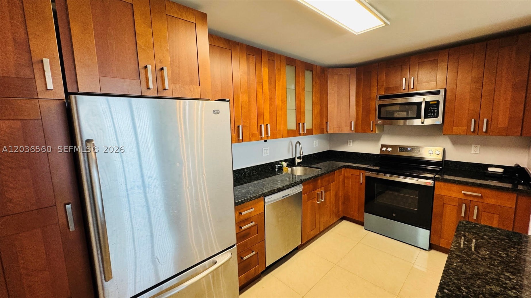 19390 Collins Ave 624 Property Photo 11