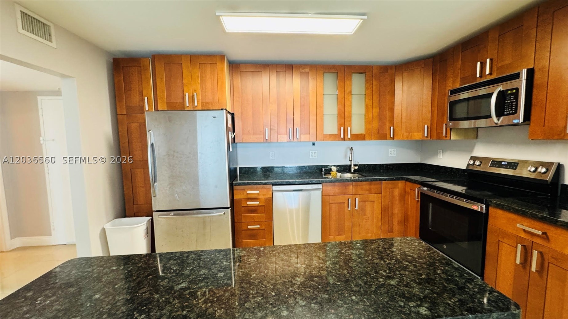19390 Collins Ave 624 Property Photo 12