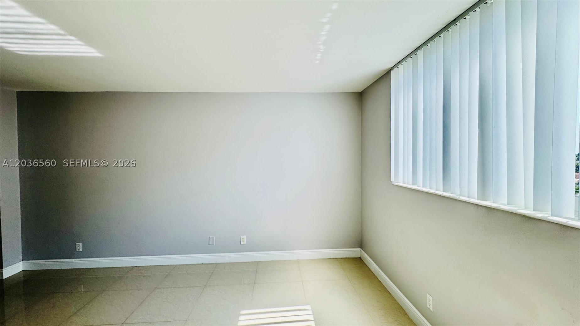 19390 Collins Ave 624 Property Photo 23