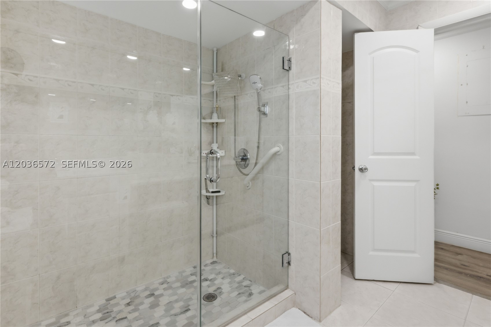1040 Crystal Lake Dr 3 Property Photo 11