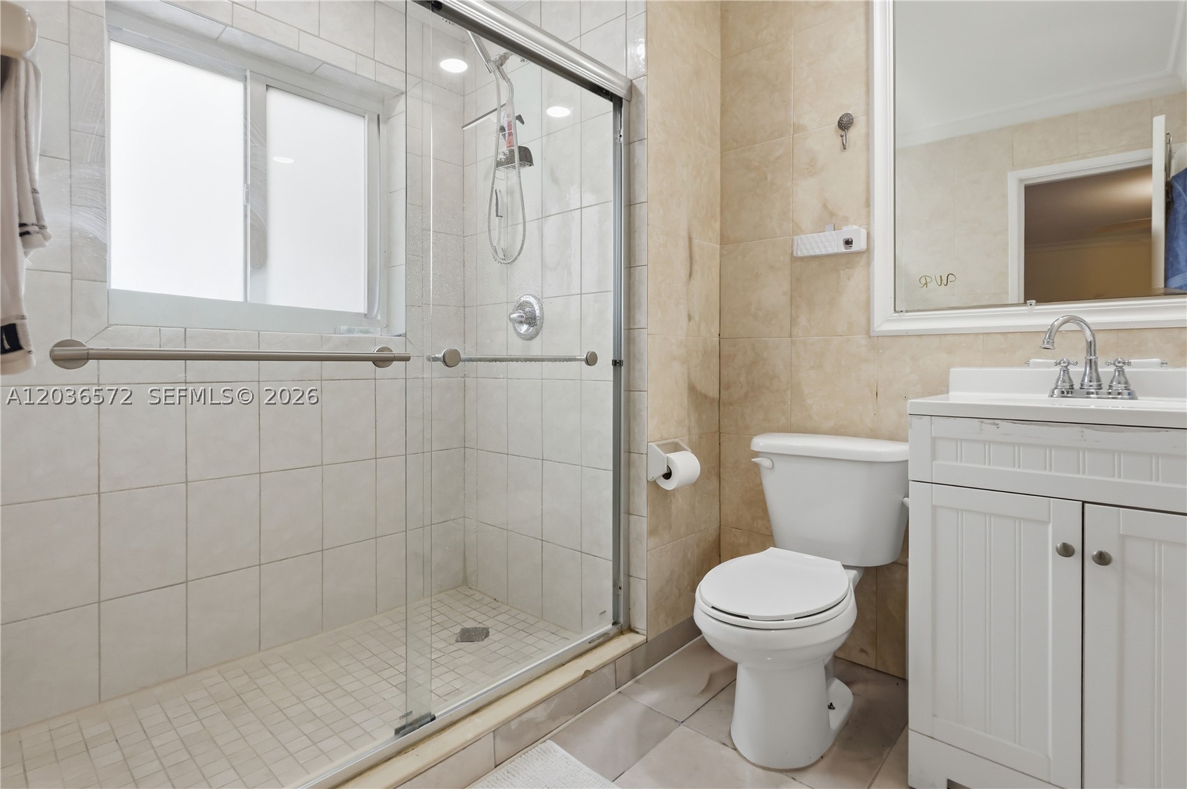 1040 Crystal Lake Dr 3 Property Photo 16