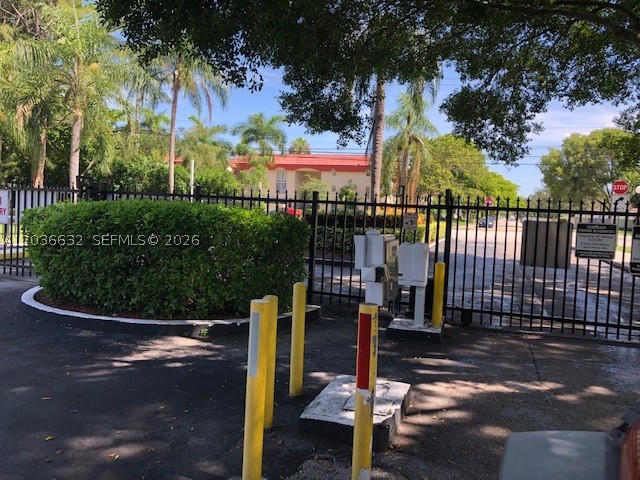 10852 N Kendall Dr 316 Property Photo 10