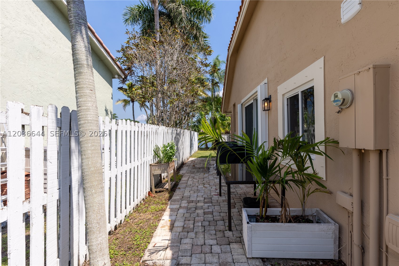 1171 Laguna Springs Dr Property Photo 31