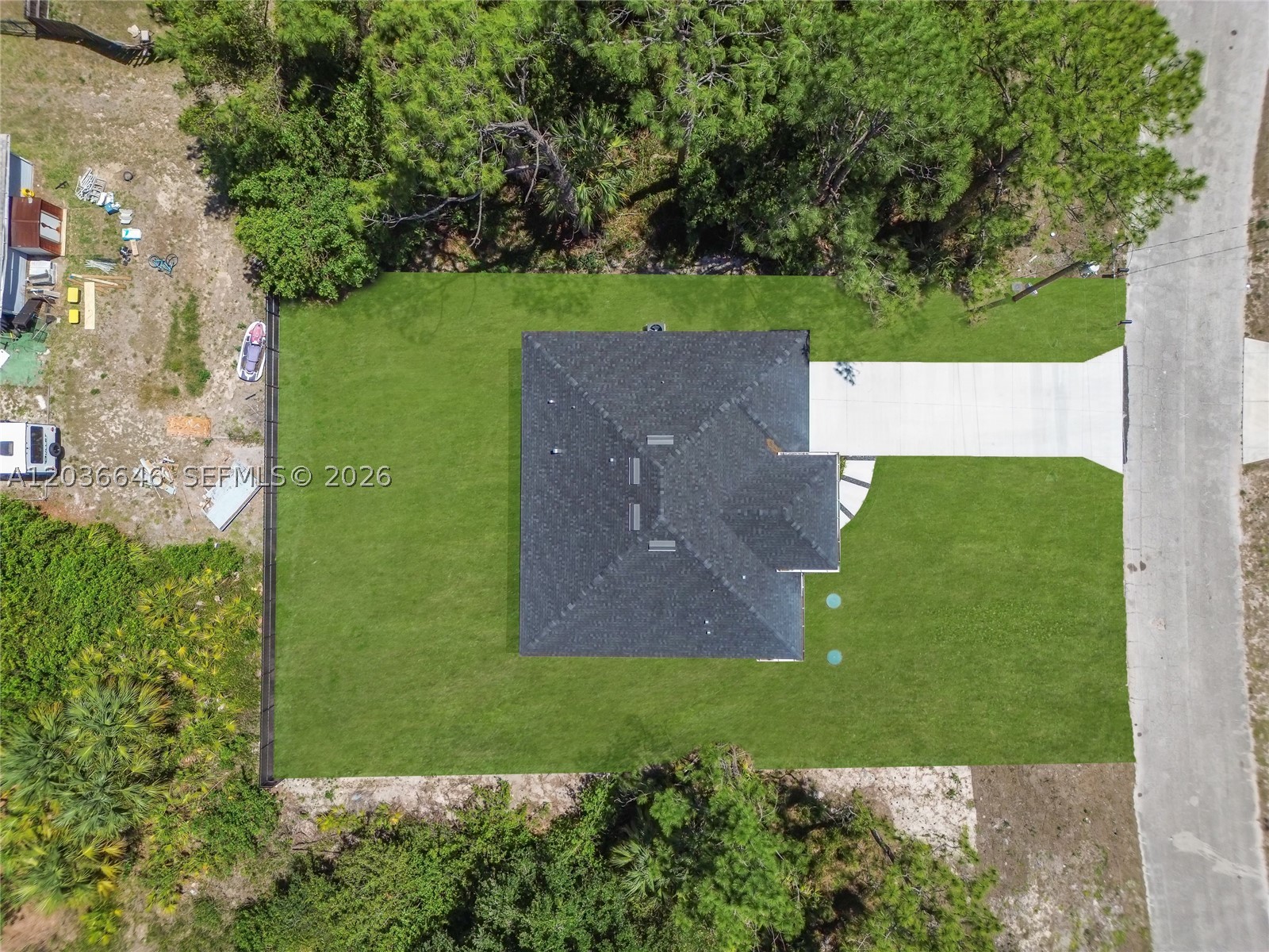 5035 Spinnaker Rd Property Photo 5