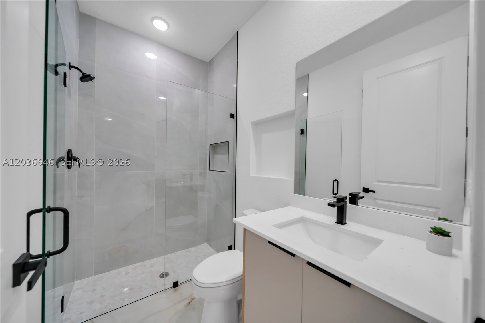 5035 Spinnaker Rd Property Photo 36