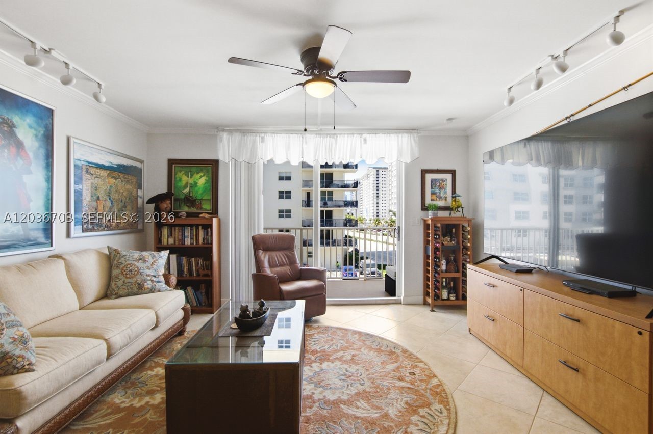 1401 S Ocean Dr 305 Property Photo 13