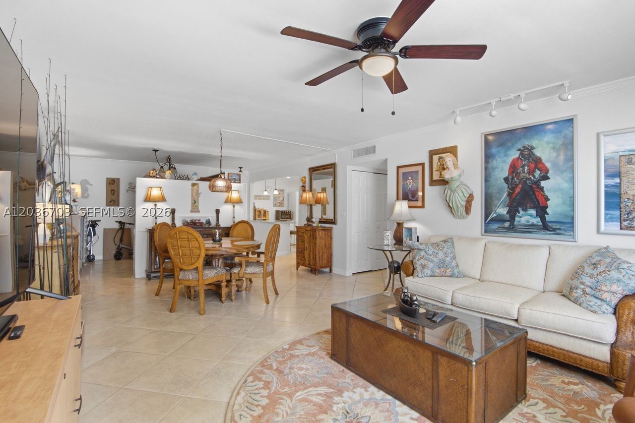 1401 S Ocean Dr 305 Property Photo 14