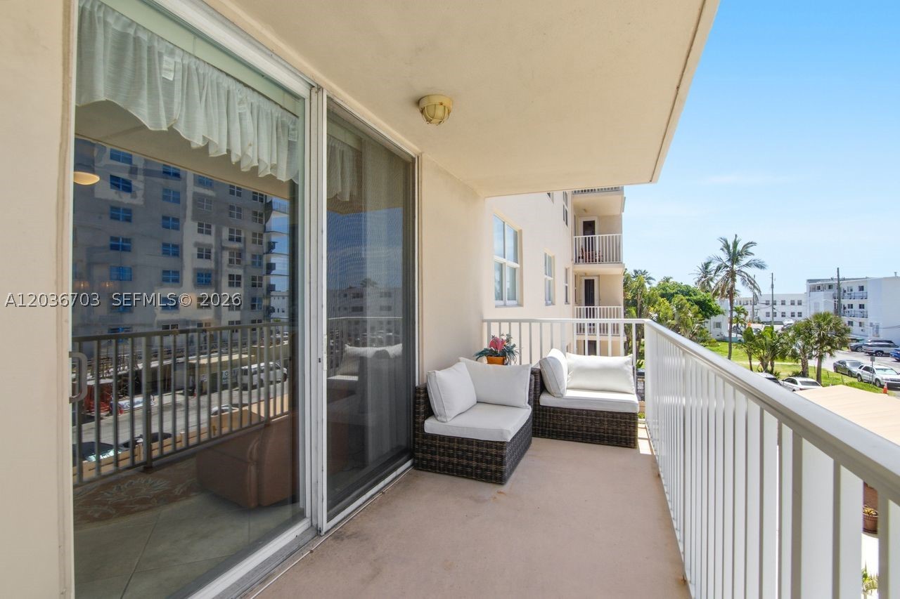 1401 S Ocean Dr 305 Property Photo 15