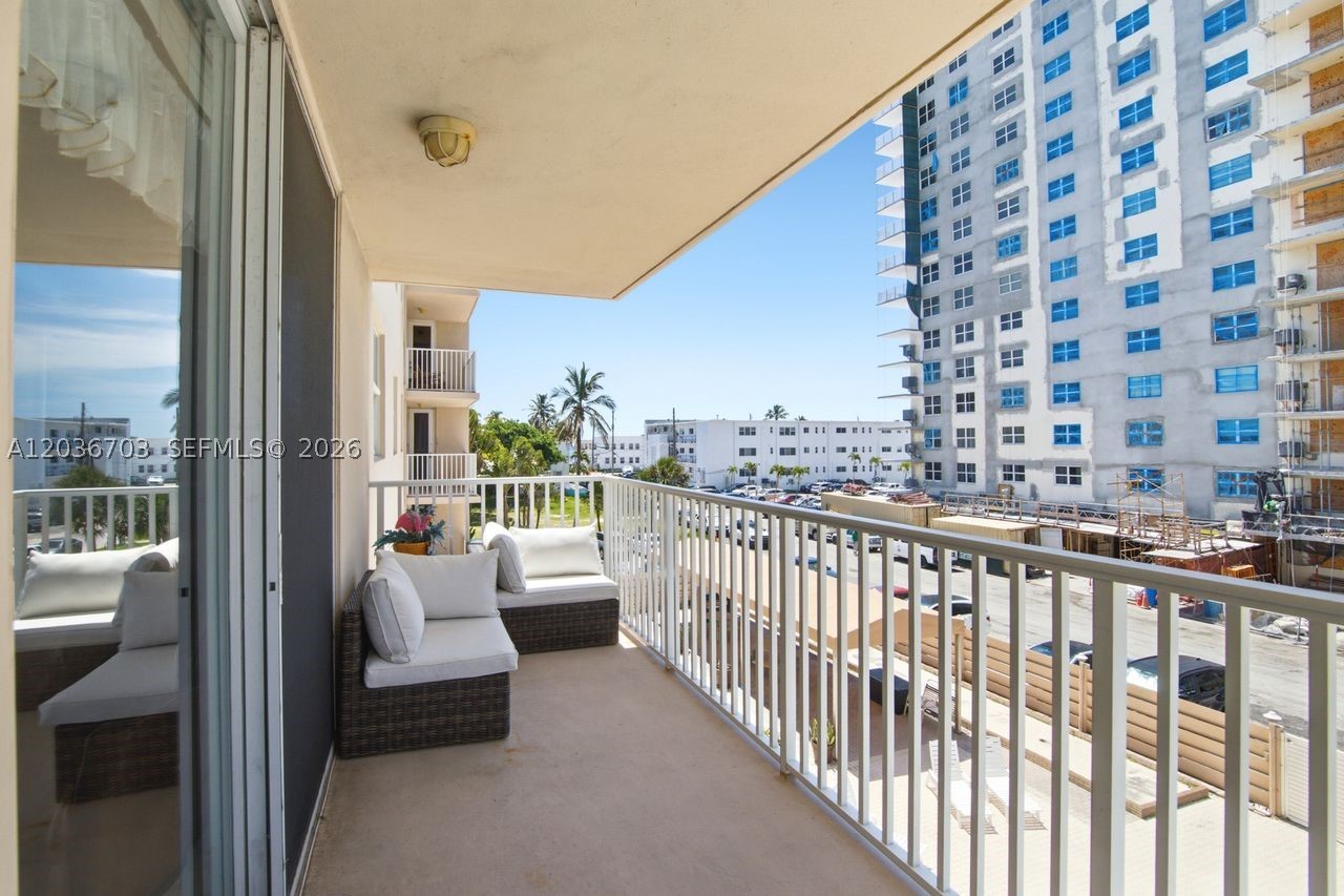 1401 S Ocean Dr 305 Property Photo 17