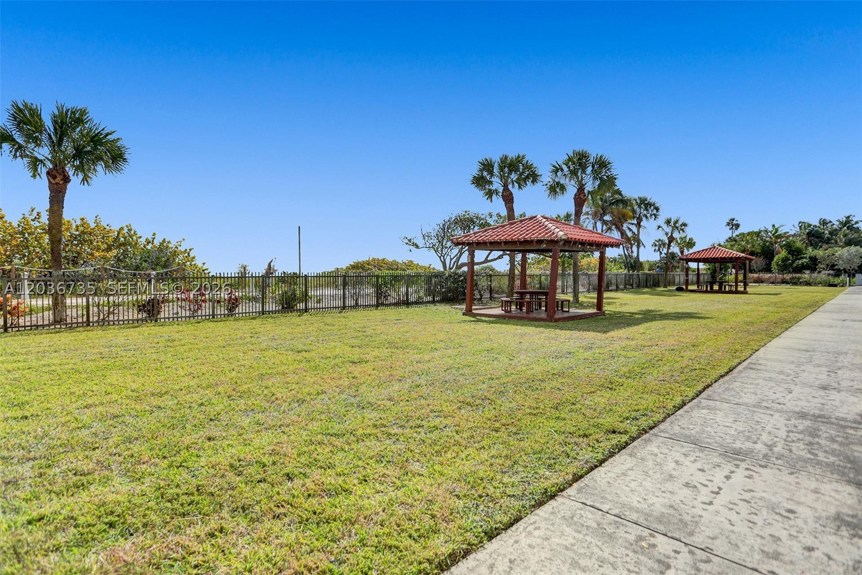 2555 Collins Ave 1508 Property Photo 48