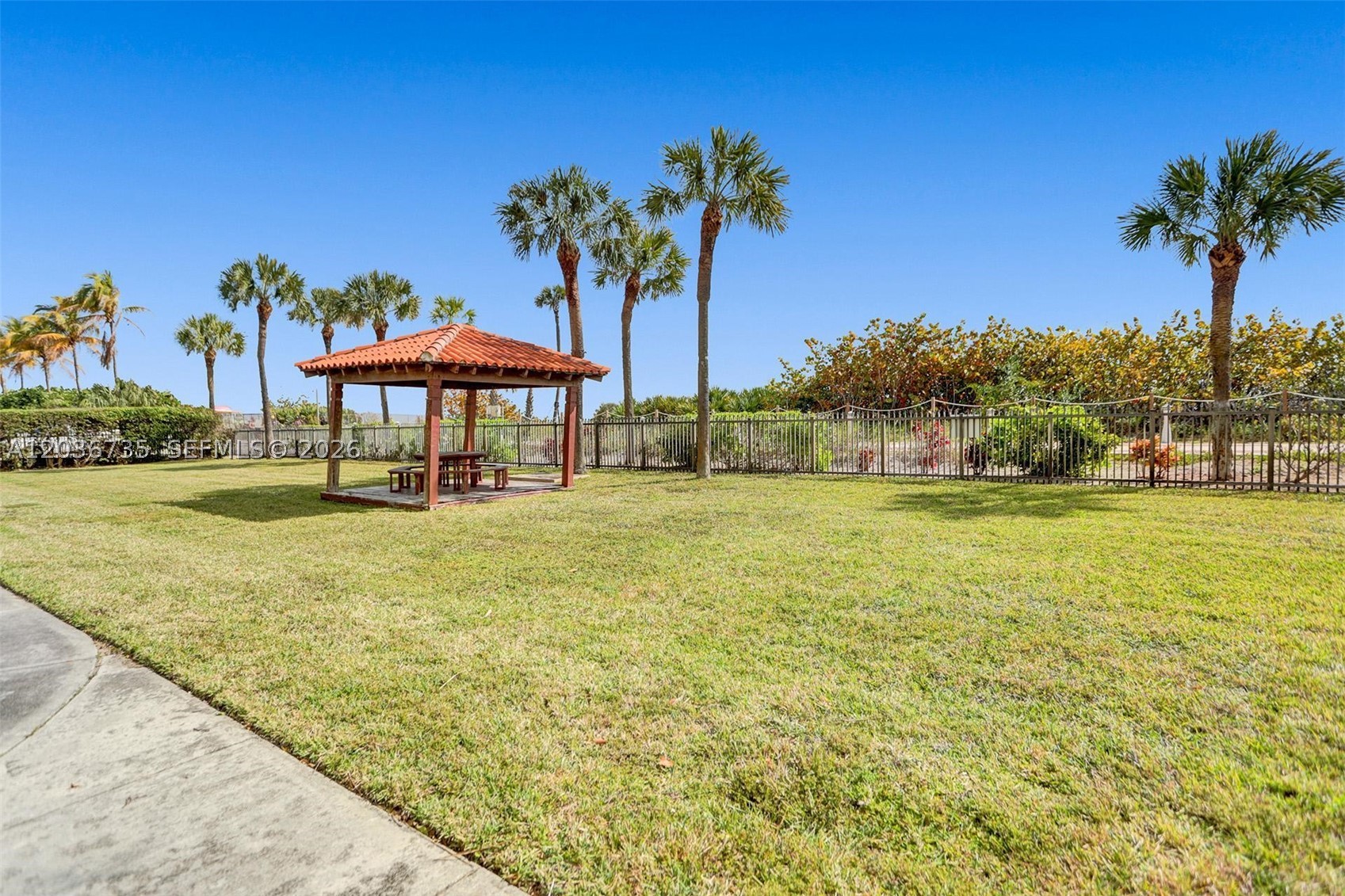 2555 Collins Ave 1508 Property Photo 49