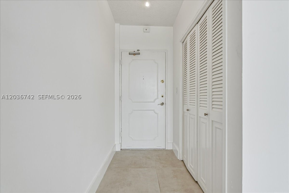 9381 E Bay Harbor Dr 404s Property Photo 17