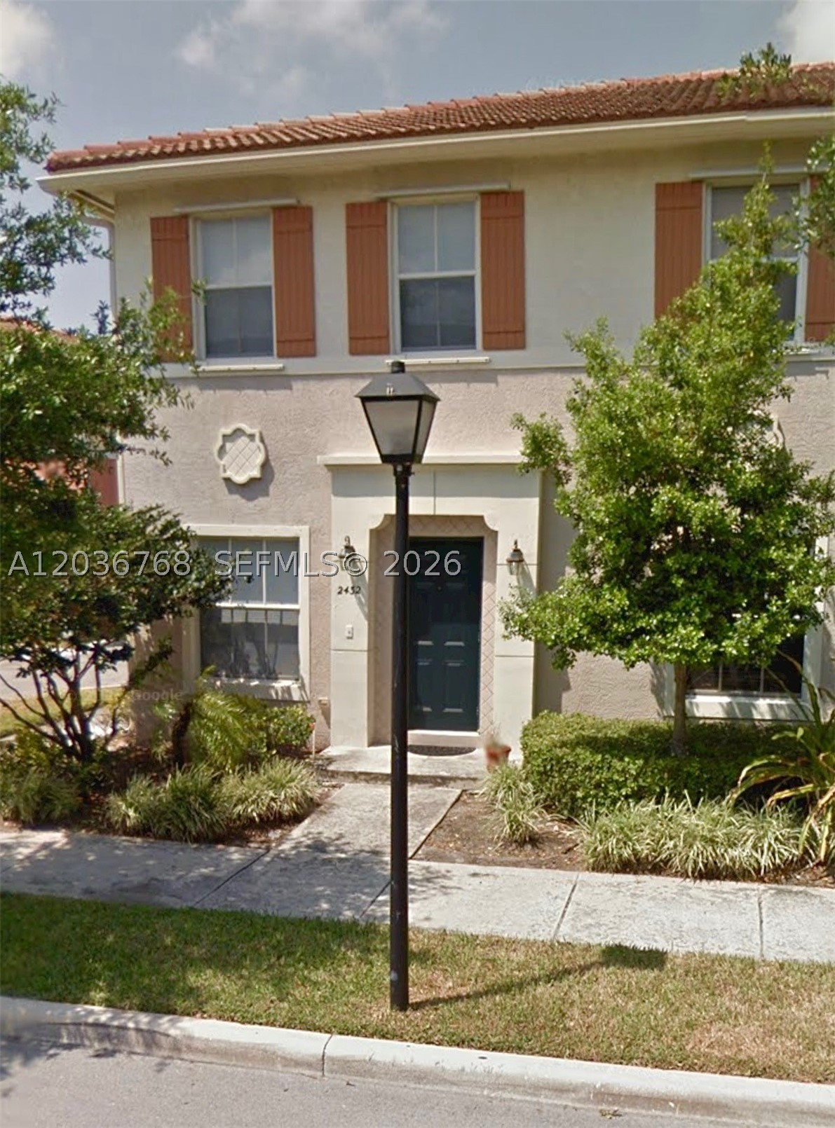 2432 SW 99th Way Property Photo 1