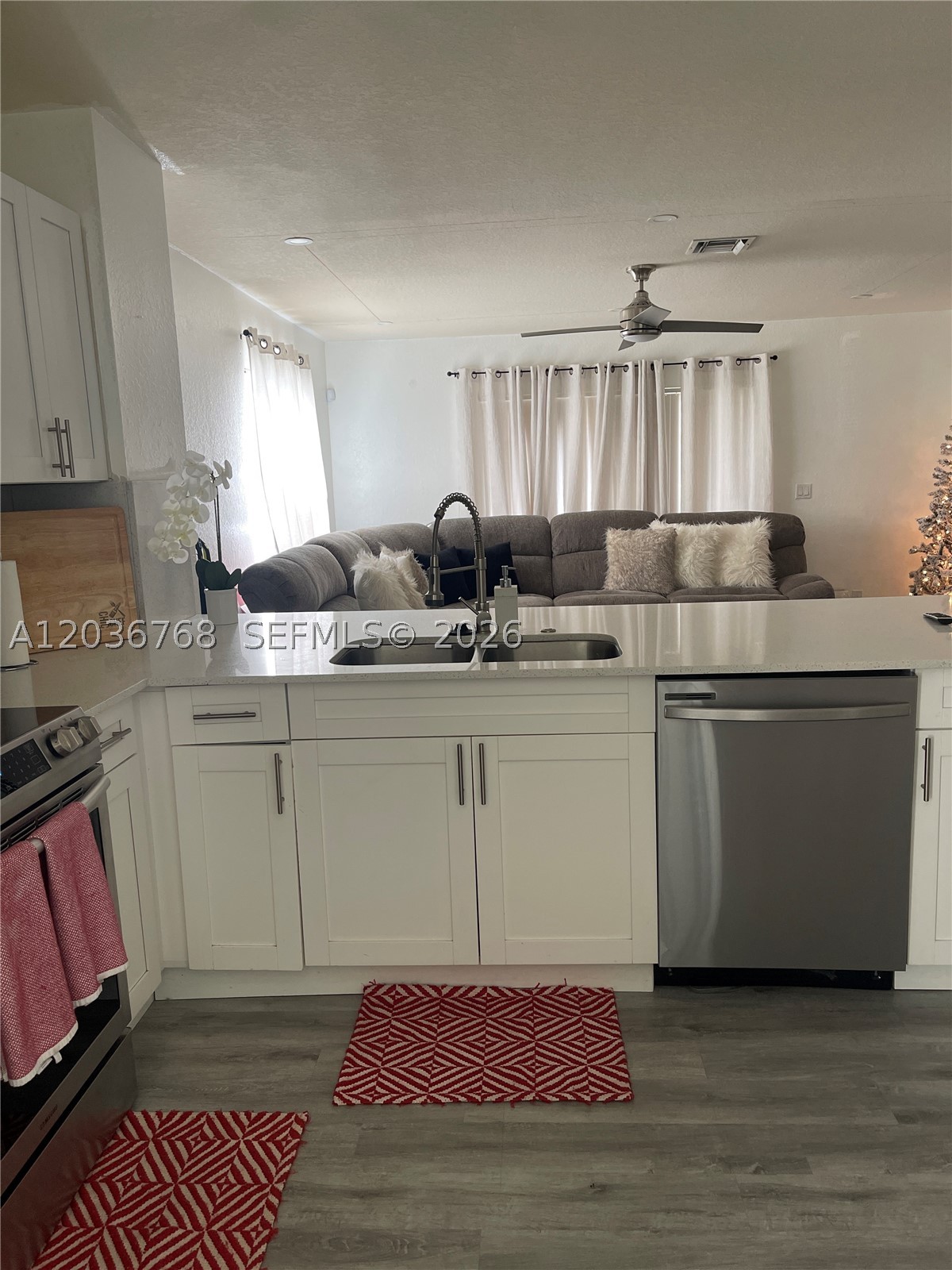 2432 Sw 99th Way Property Photo 4