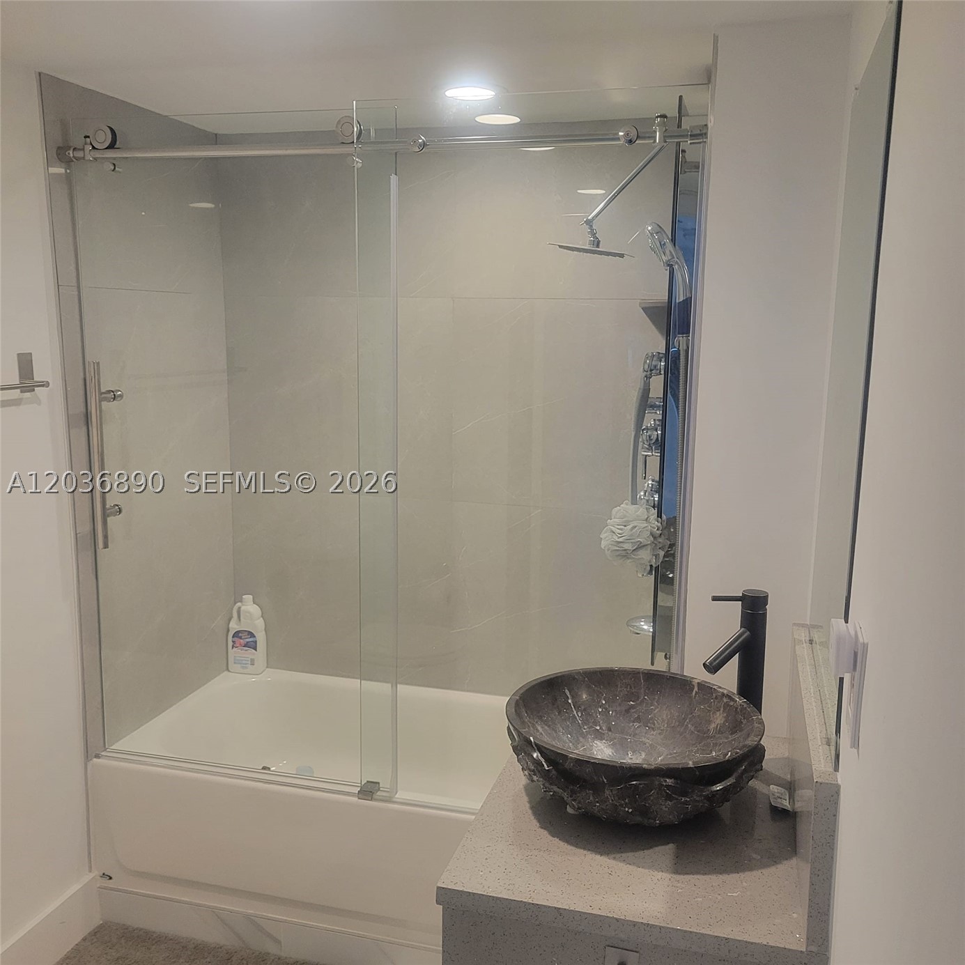 2555 Collins Ave 2207 Property Photo 9