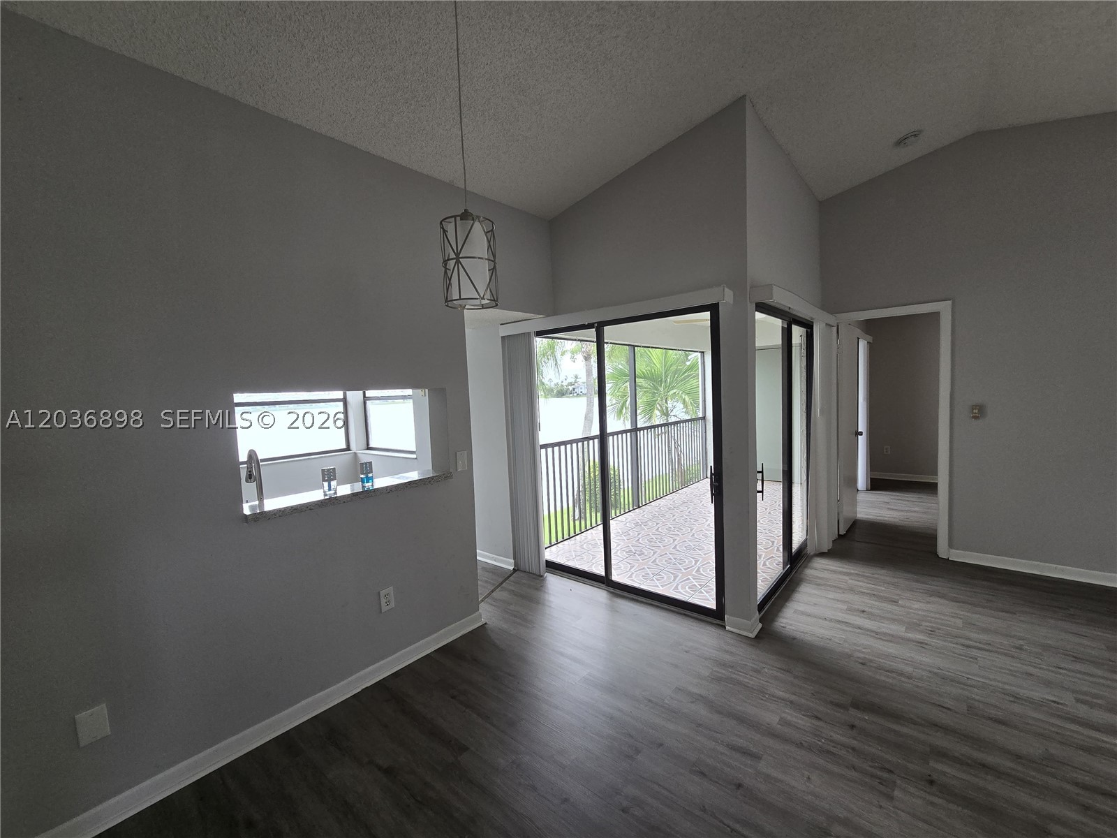 1024 S Independence Dr 1024e Property Photo 2