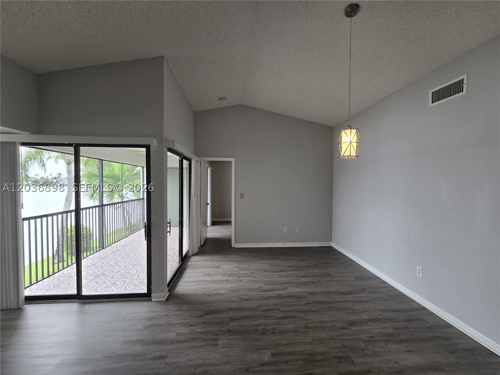 1024 S Independence Dr 1024e Property Photo 3