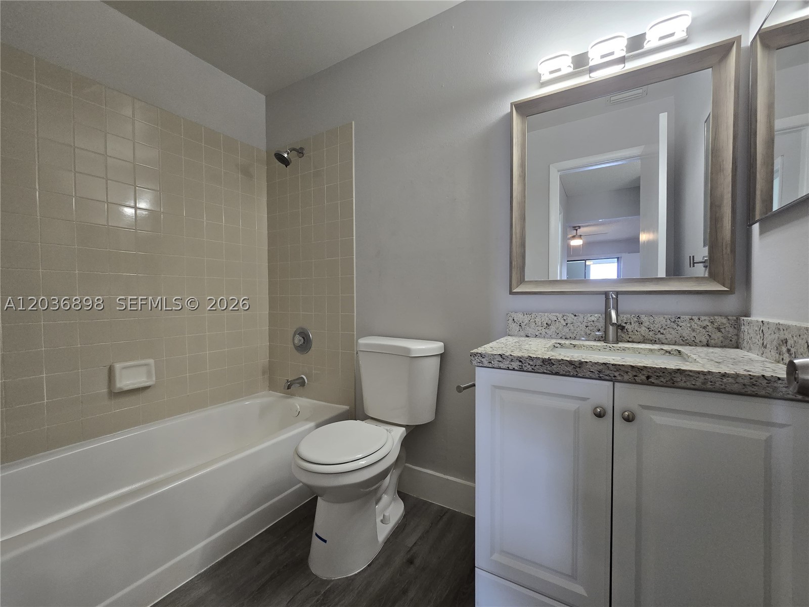 1024 S Independence Dr 1024e Property Photo 9