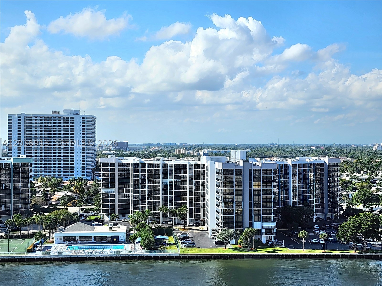 3505 S Ocean Dr 705 Property Photo 3