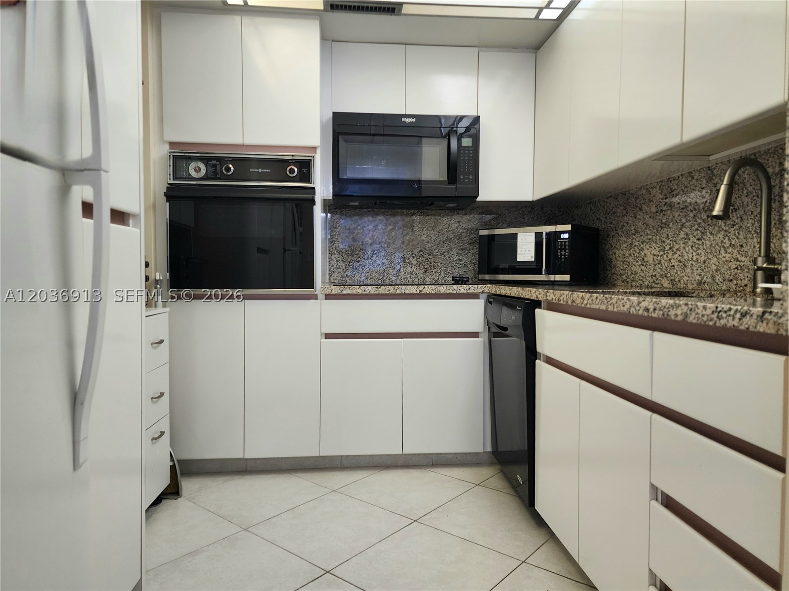 3505 S Ocean Dr 705 Property Photo 15