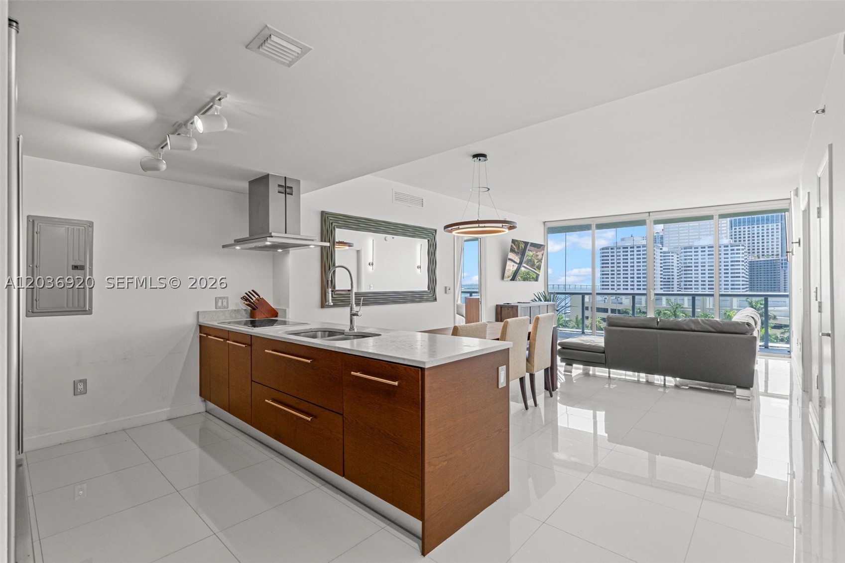 495 Brickell Ave 905 Property Photo 8